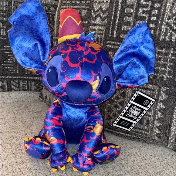 Disney Other - Disney limited edition stitch crashes aladdin